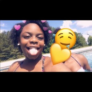 Meet your Posher, Shania